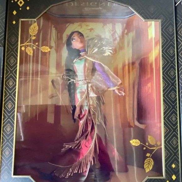 DISNEY DESIGNER LTD DOLLS POCAHONTAS NWT - Picture 1 of 2